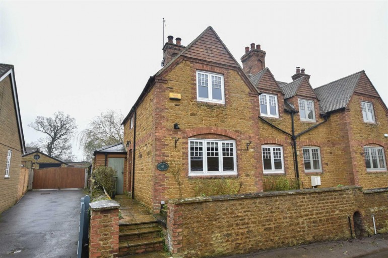 High Street, Ecton