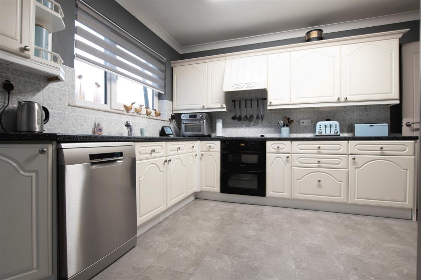 Images for Nest Lane, Wellingborough