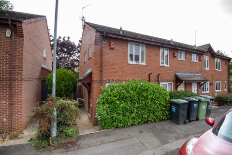 View Full Details for 18 Castle RoadWellingboroughNorthants